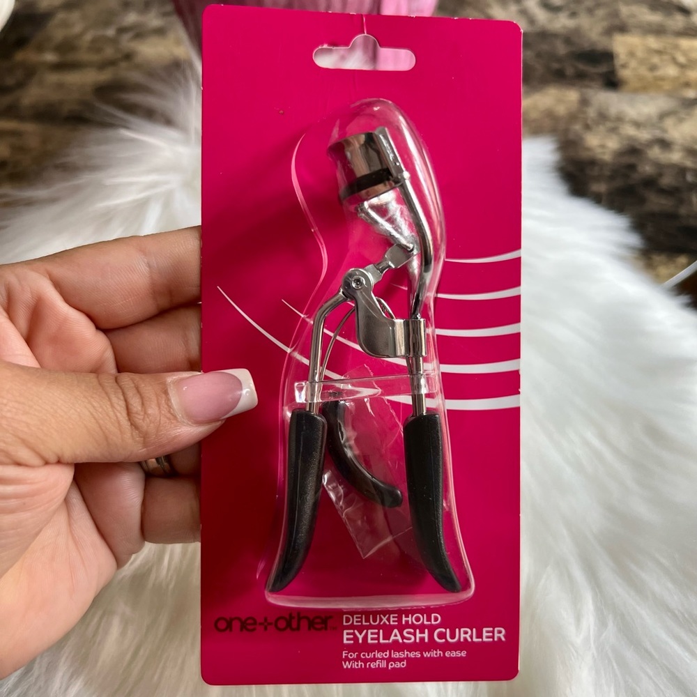 One+Other Deluxe Hold Eyelash Curler